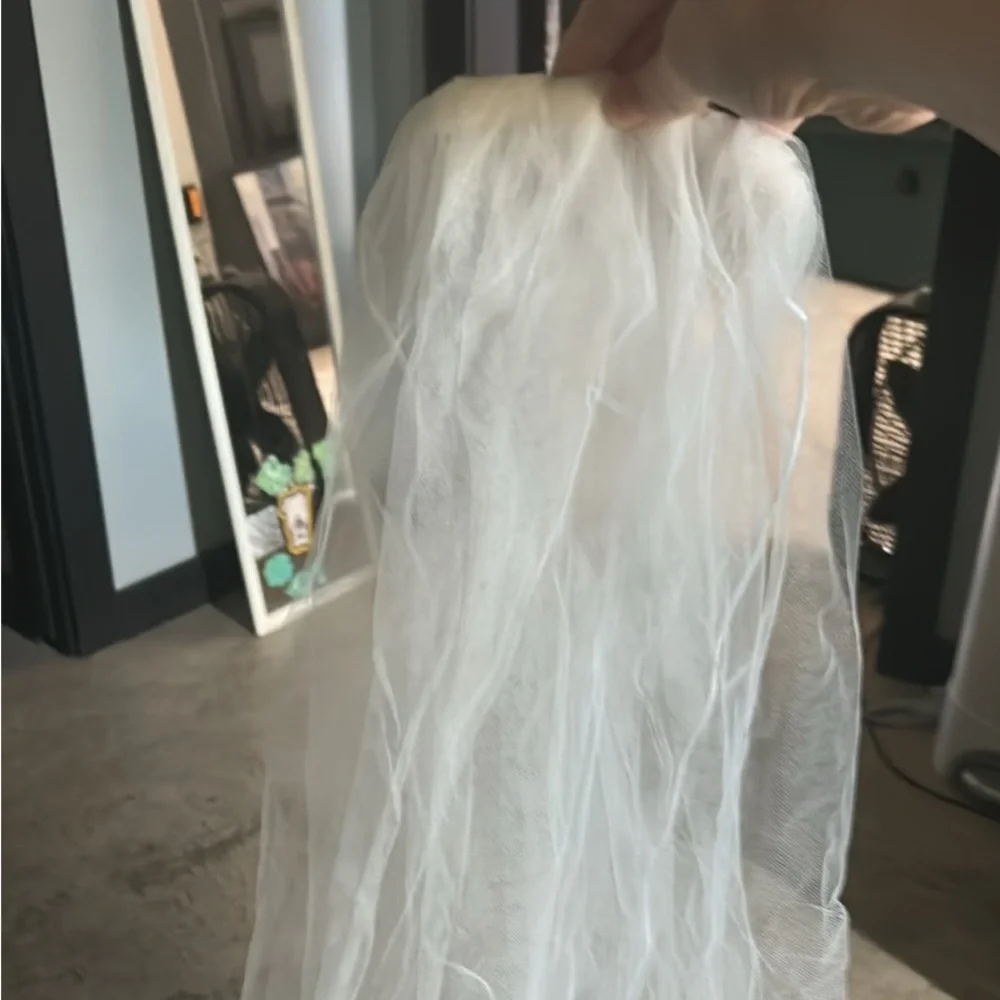 Chic Ivory Lace Wedding Dress - Picture 2 of 3